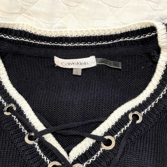 Calvin Klein size large like a new knit sweater dark navy blue - Picture 3 of 4